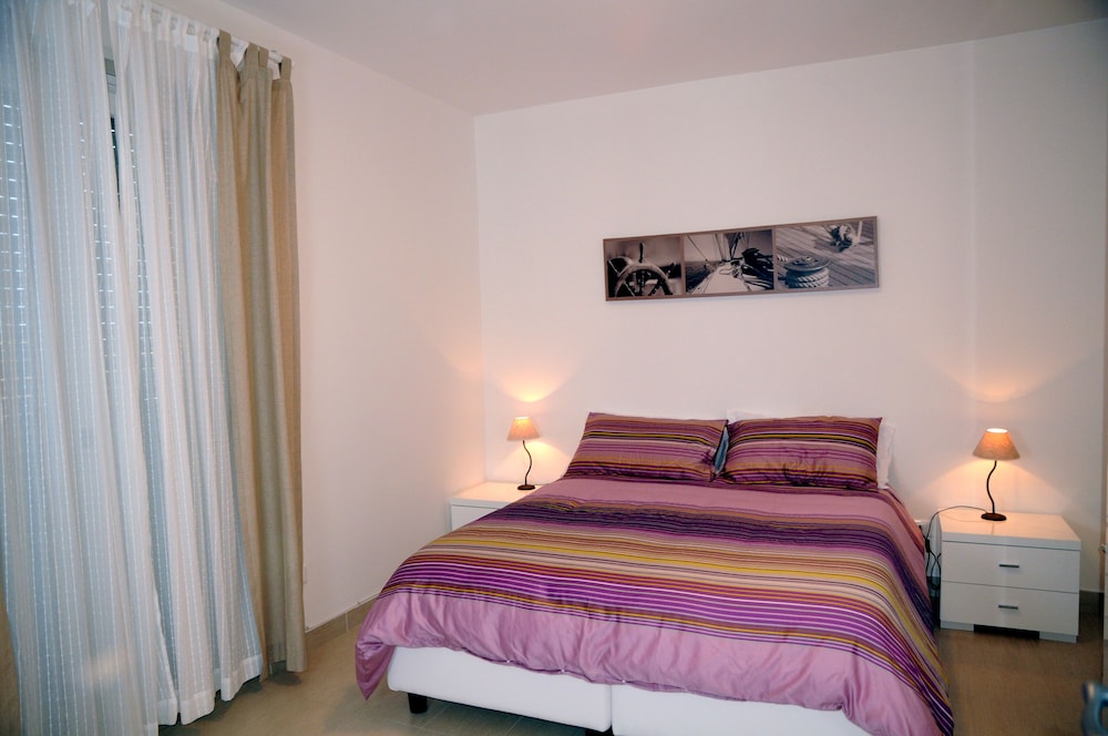 Isa Fiumicino Airport Residence 16/50