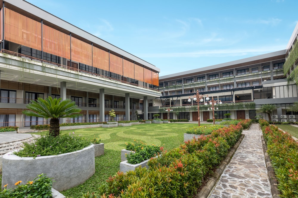 FOX HARRIS Hotel and Convention Banjarnegara 26/31