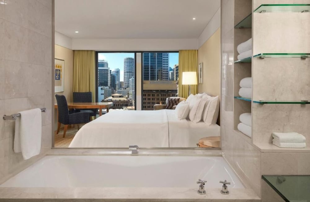 The Fullerton Hotel Sydney 23/68