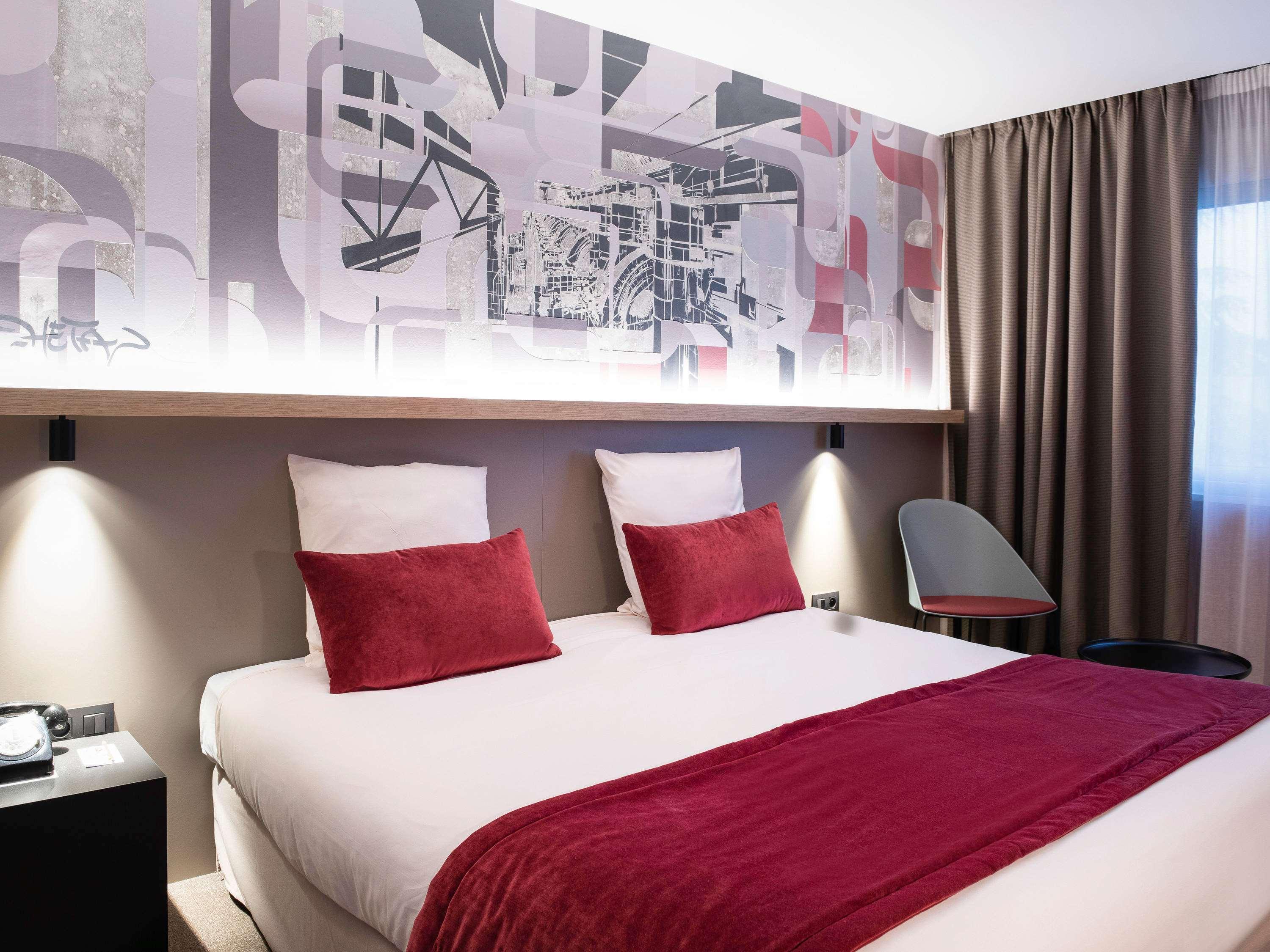 SUPERIOR, DOUBLE BED, SOFA