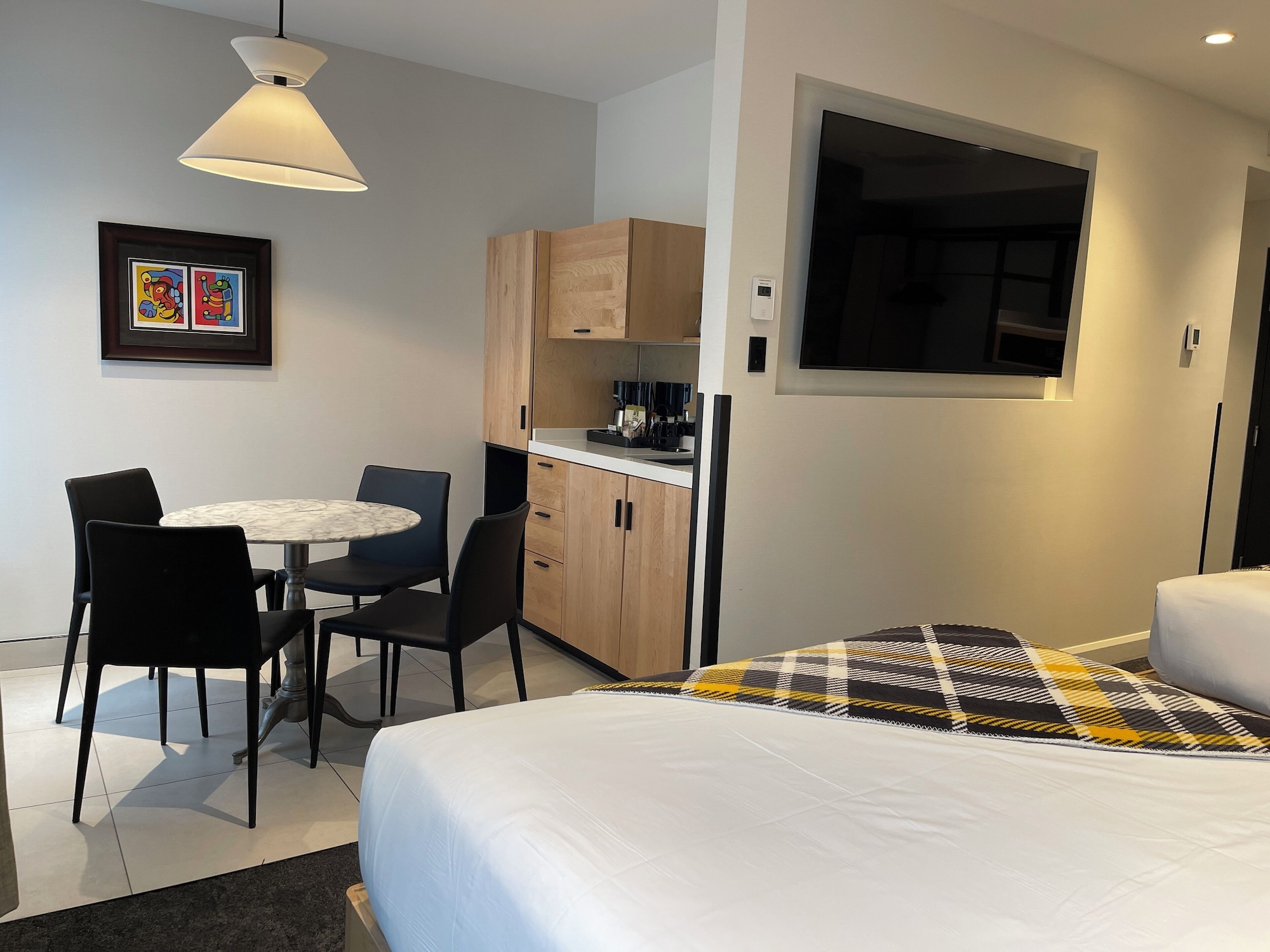 COMFORT, 2 QUEEN BEDS, KITCHENETTE
