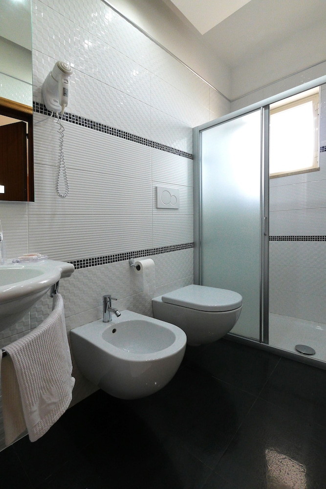Mediterraneo Hotel 68/73