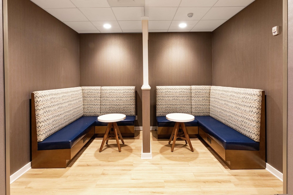 Hampton Inn & Suites Columbia Killian Road 36/78