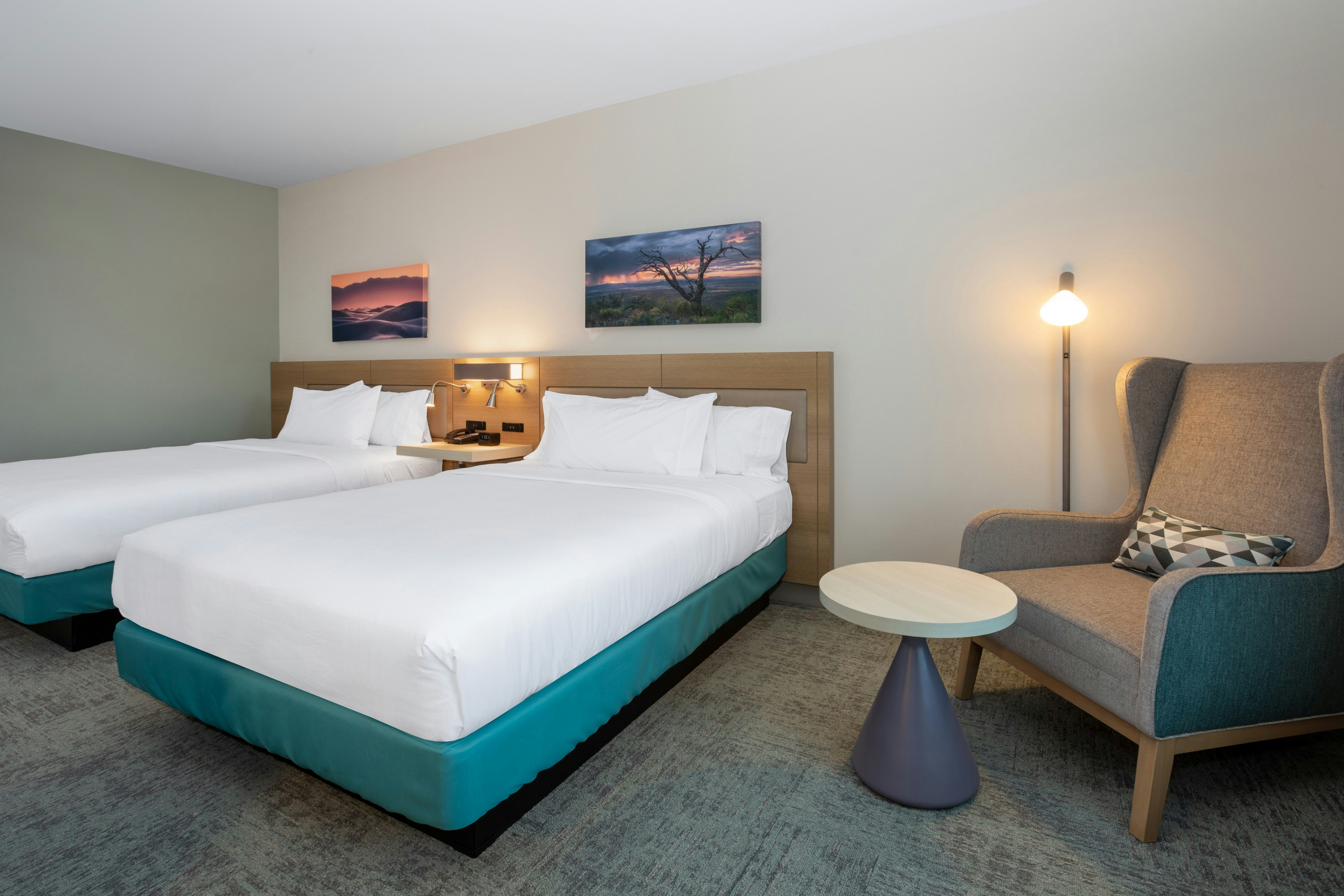 غرفة بسريرين كوين بإطلالة على الجبل، Hilton Garden Inn Albuquerque Downtown 2/2