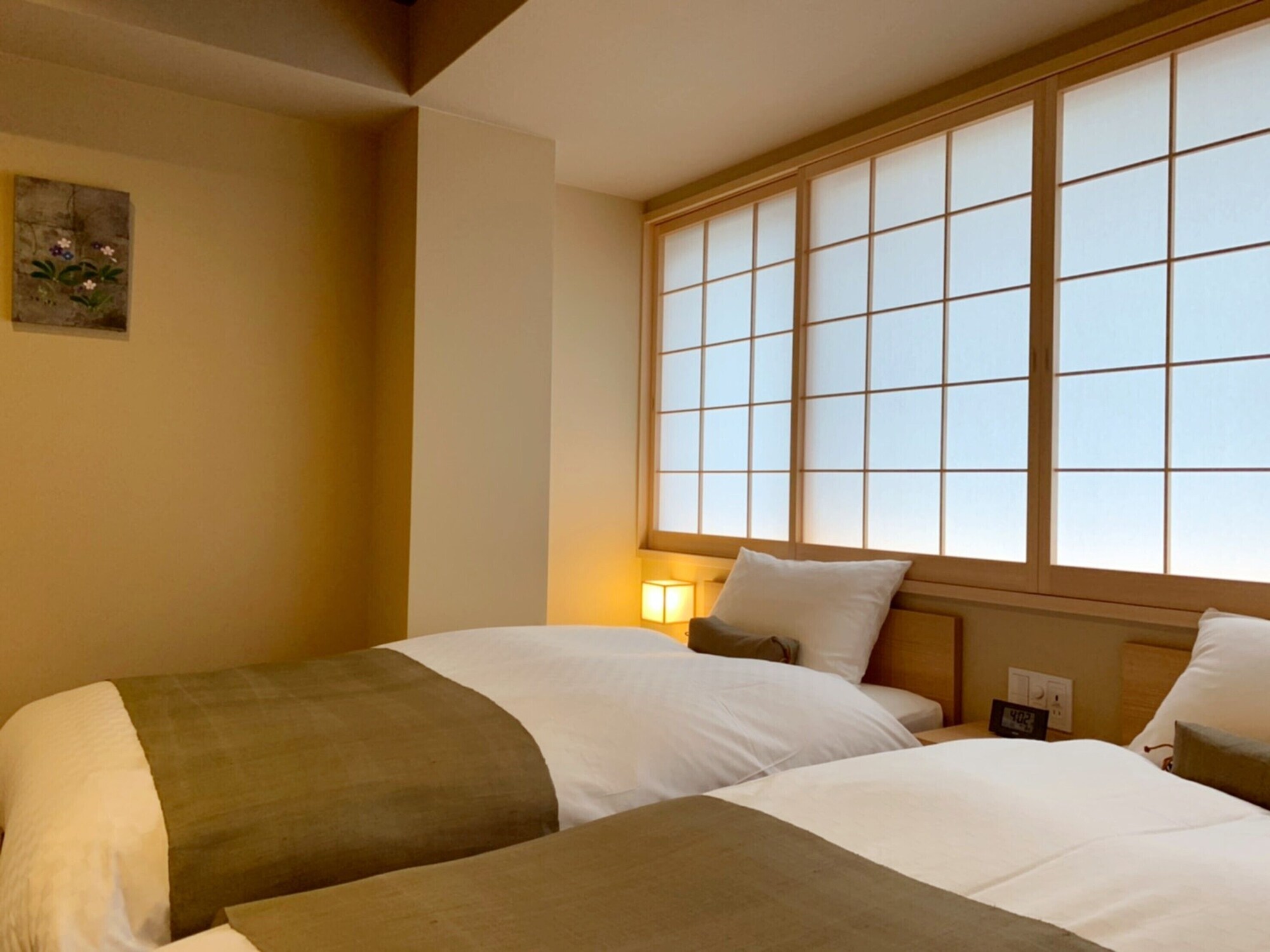 MODERATE, TWIN BEDS, TATAMI