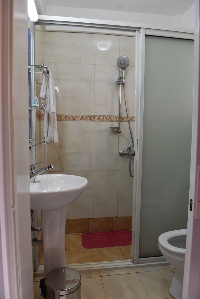 Interservice Hotel 42/44
