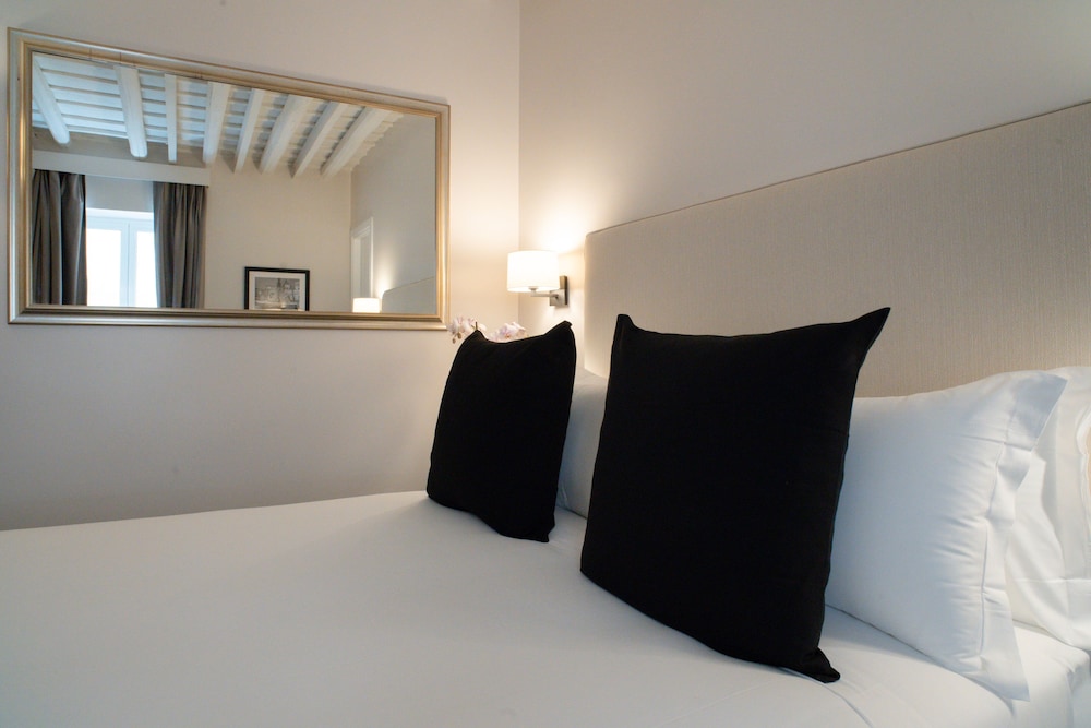 Kame Hall Luxury Rooms 4/31
