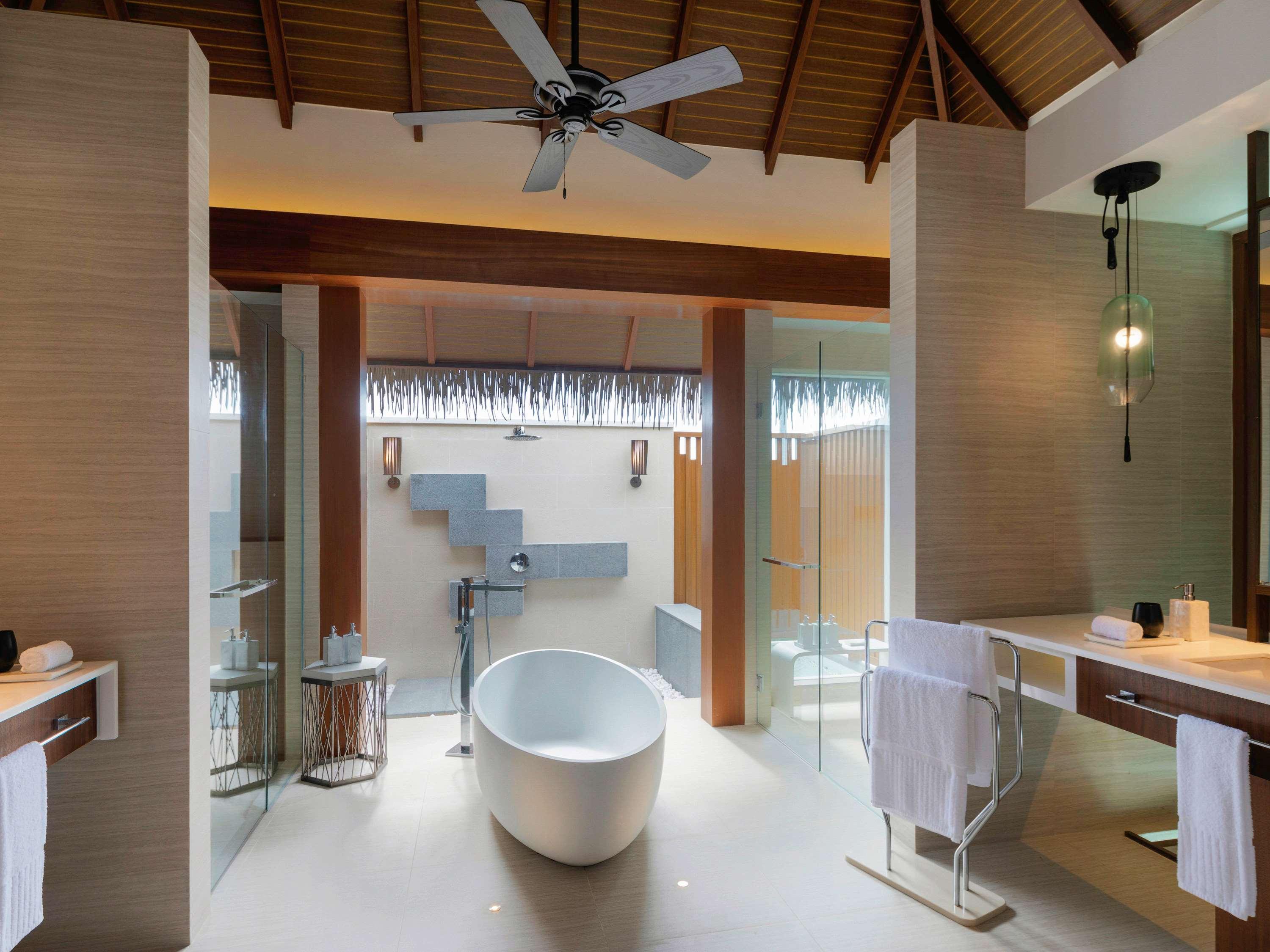 OCEAN POOL SUITE-Transfer Excluded، Pullman Maldives Maamutaa 6/6