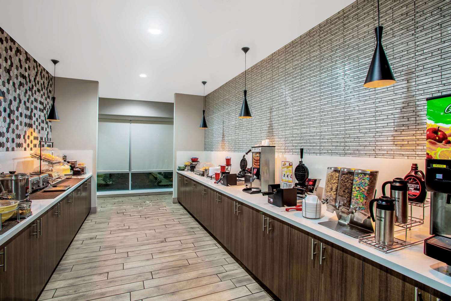 La Quinta Inn Suites By Wyndham Pittsburg 32/51