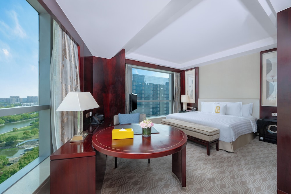 Junior Suite, King Bed, Pan Pacific Ningbo 4/9