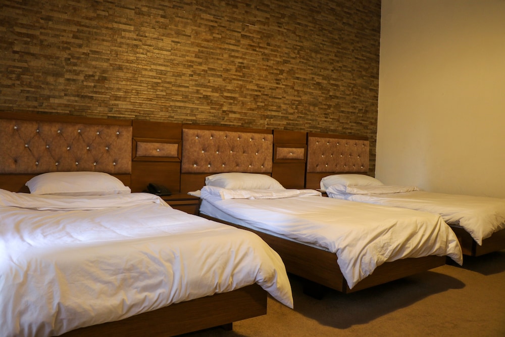 Grand Suites Hotel 26/66