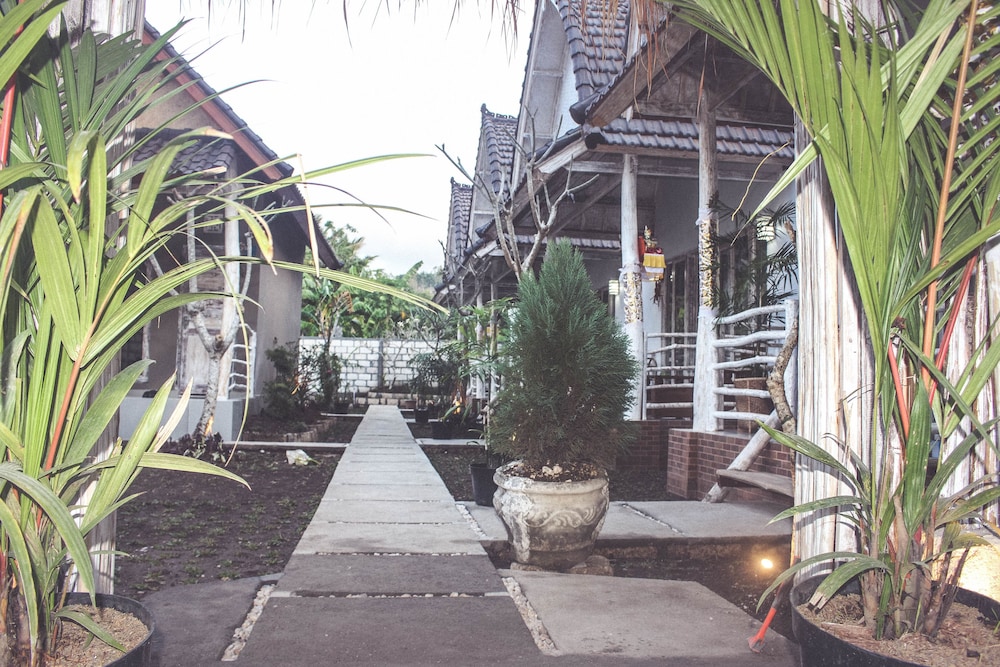 Angels Bungalow 56/58