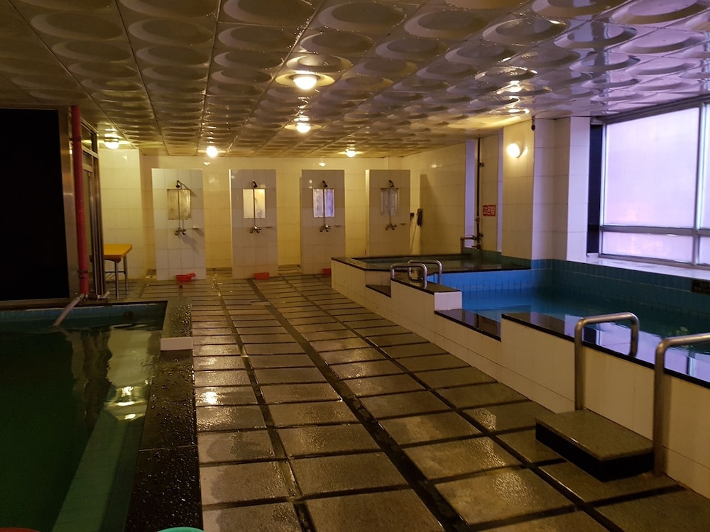Gwang Jang Hotel 4/38