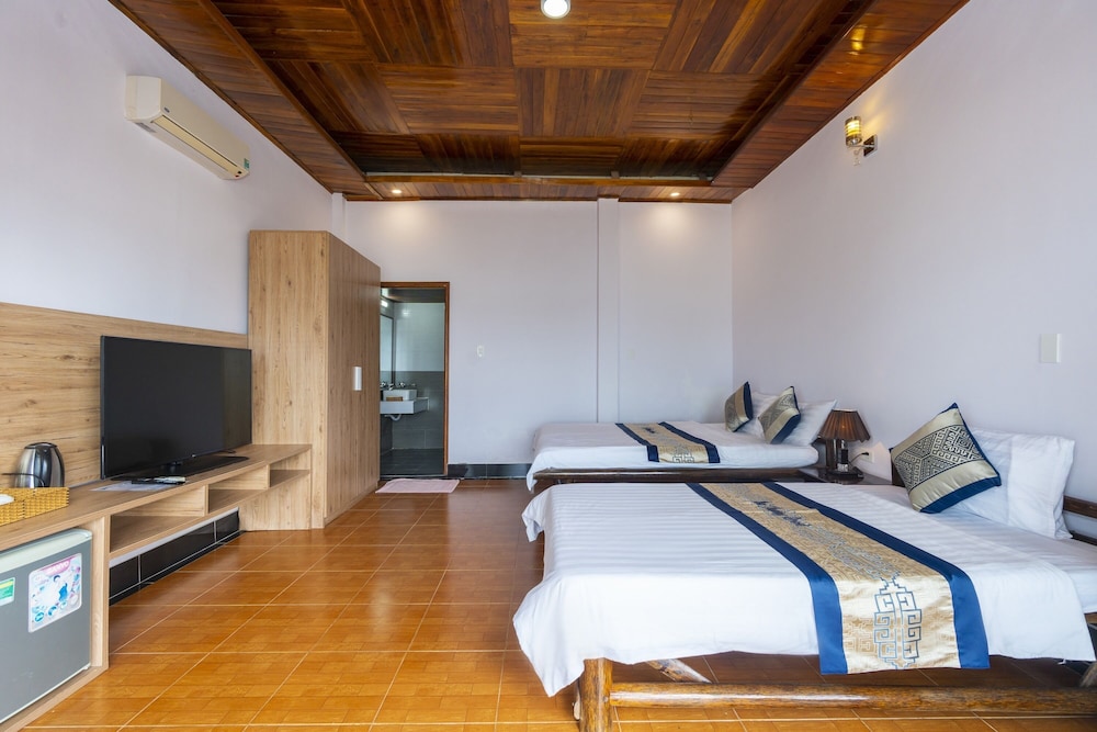 BUNGALOW, TRIPLE, SEA VIEW