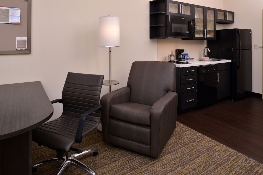 Candlewood Suites Morgantown Univ West Virginia 37/61