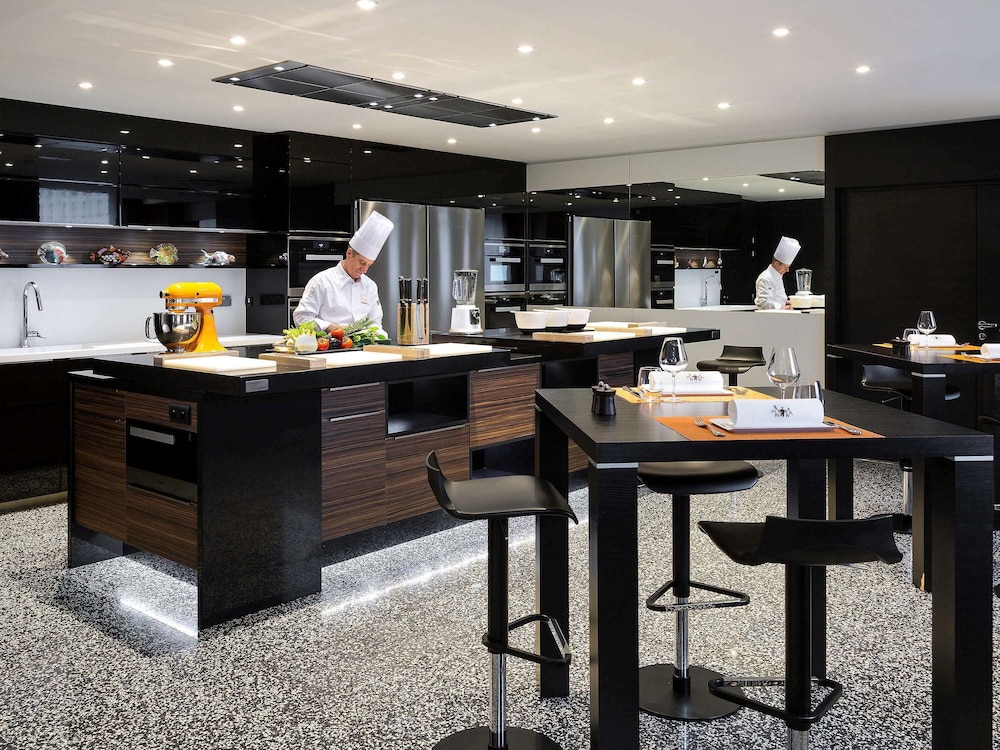 restaurant-cafeteria