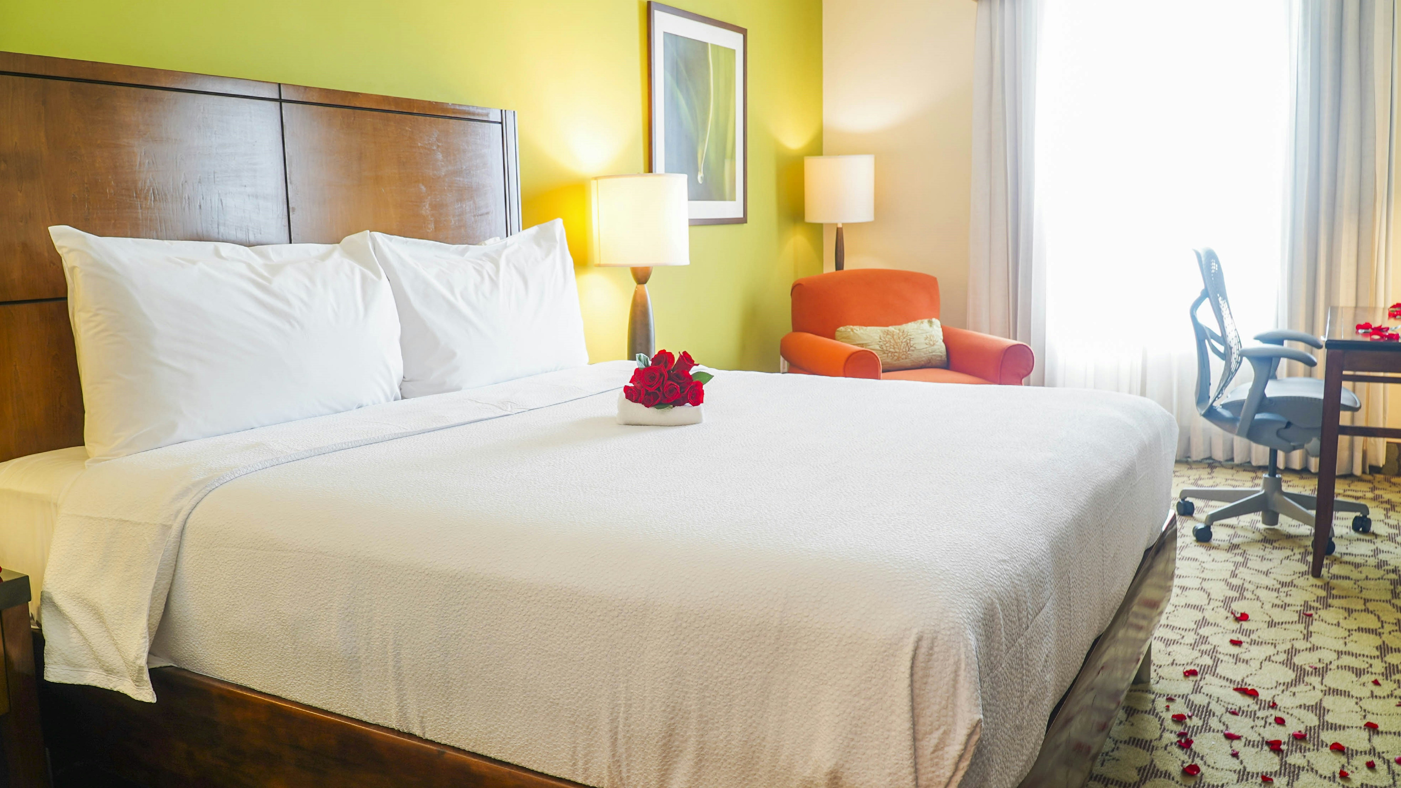 ROOM, KING BED