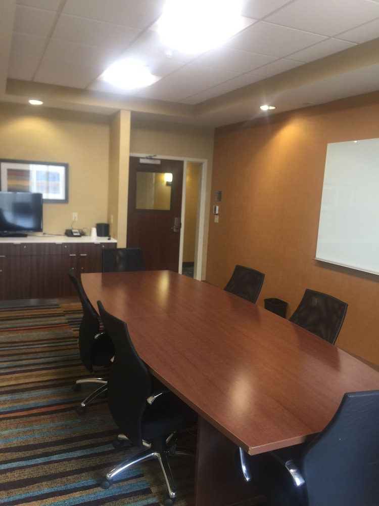 Fairfield Inn Suites Farmington 41/43