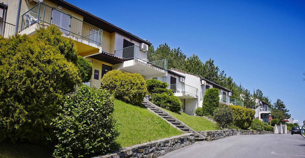 Salinera Apartments 56/64