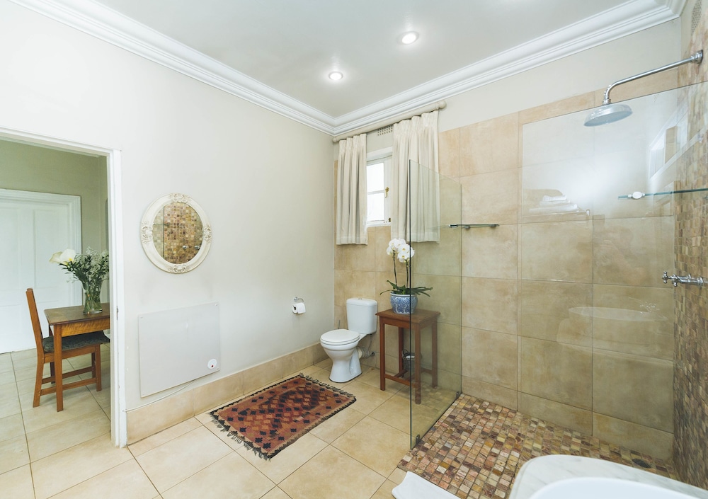 Osborne House - Guest House 42/72