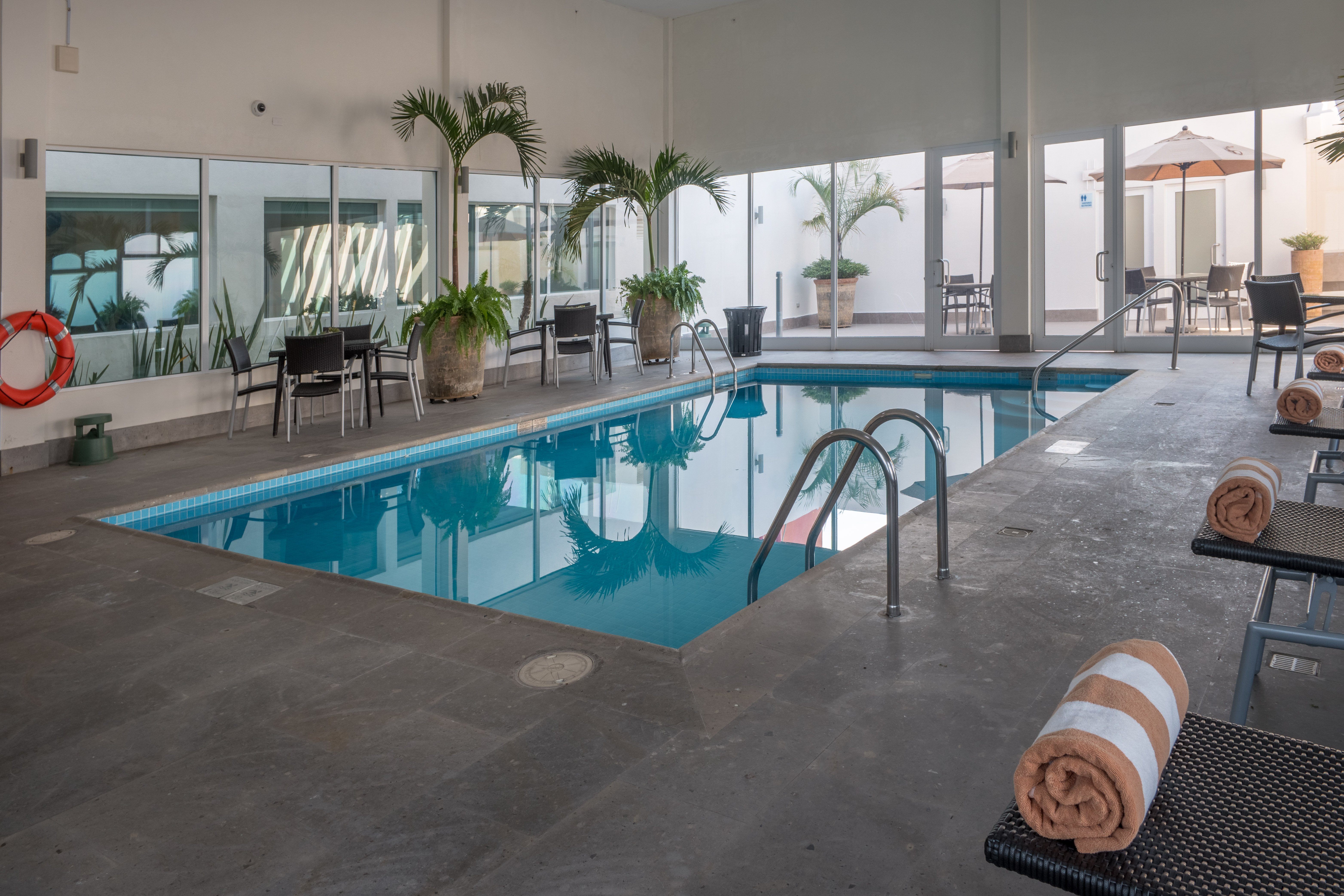 Holiday Inn Express & Suites Silao Aeropuerto - Terminal 26/26