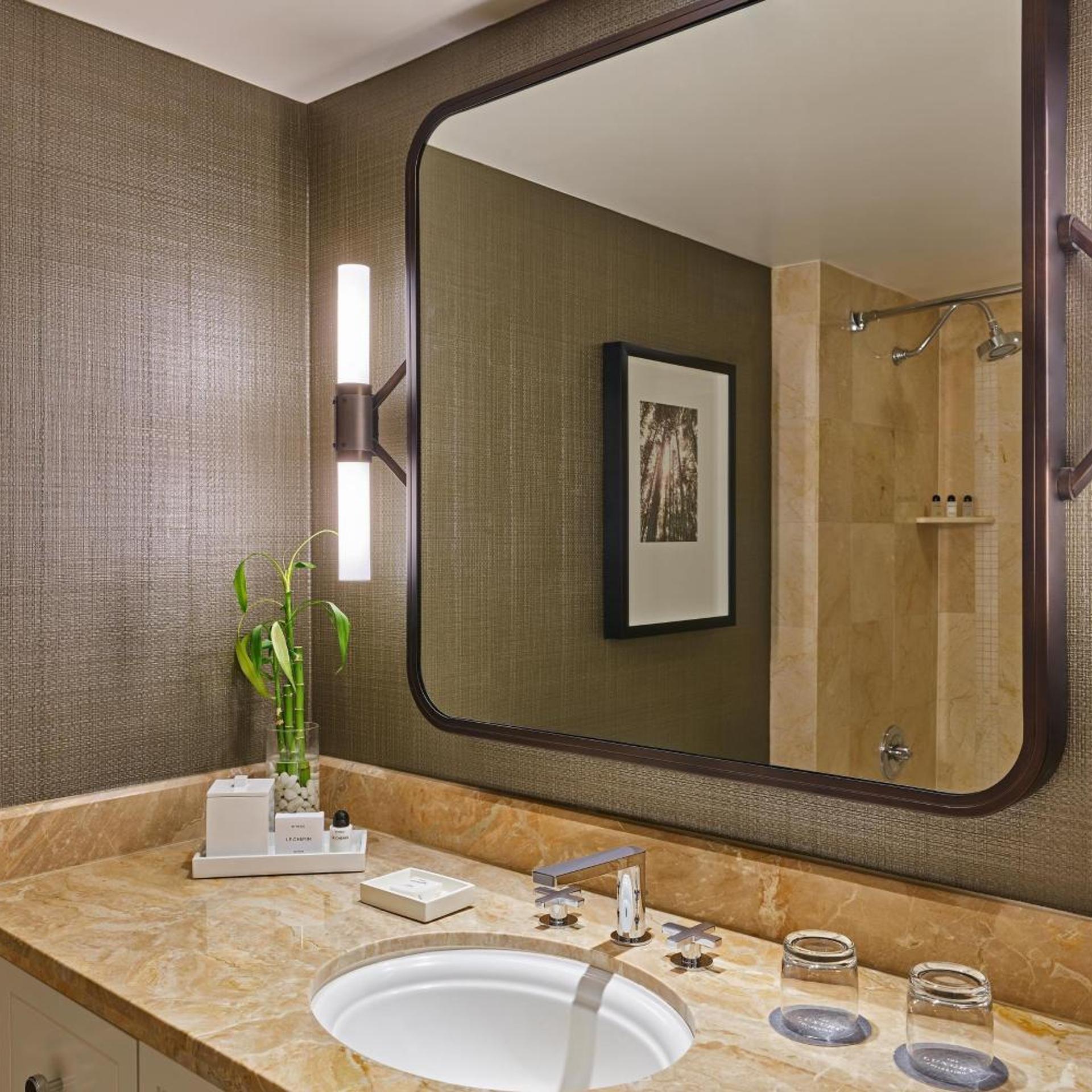 غرفة بسريرين مزدوجين مع دخول صالة النادي، The Whitley A Luxury Collection Hotel Atlanta Buckhead 2/4