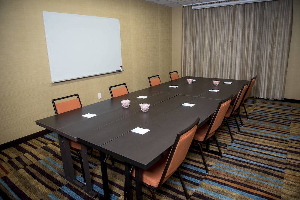 FAIRFIELD INN & SUITES CINCINNATI UPTOWN/UNIVERSITY AREA 47/50