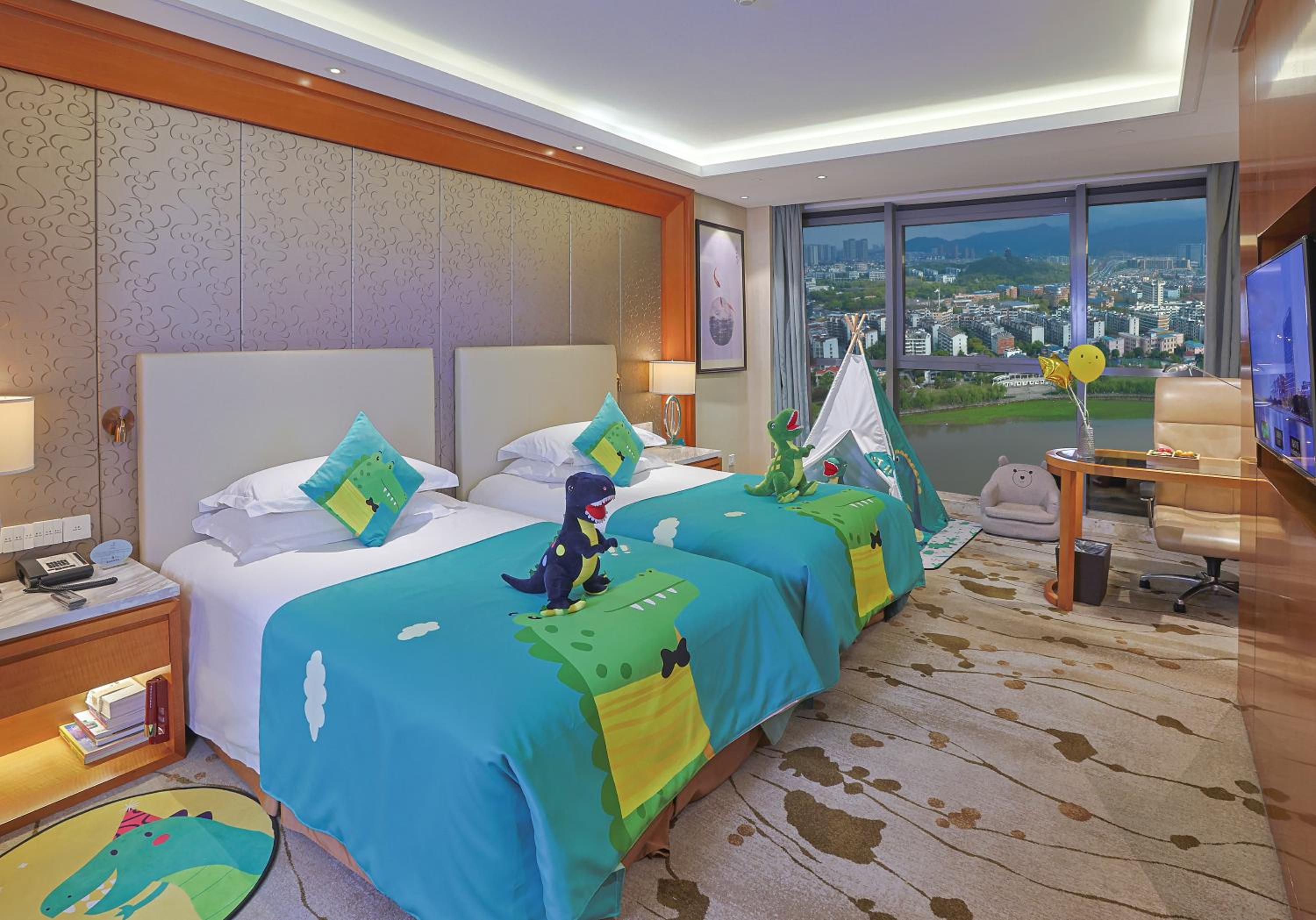 غرفة عائلية بإطلالة على النهر، Yiwu Shangcheng Hotel 4/10