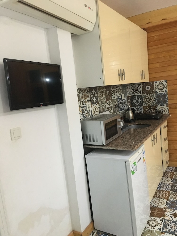 Jasmine Apartment 8/55