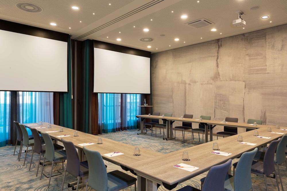 Hyatt Place Frankfurt Airport 72/75