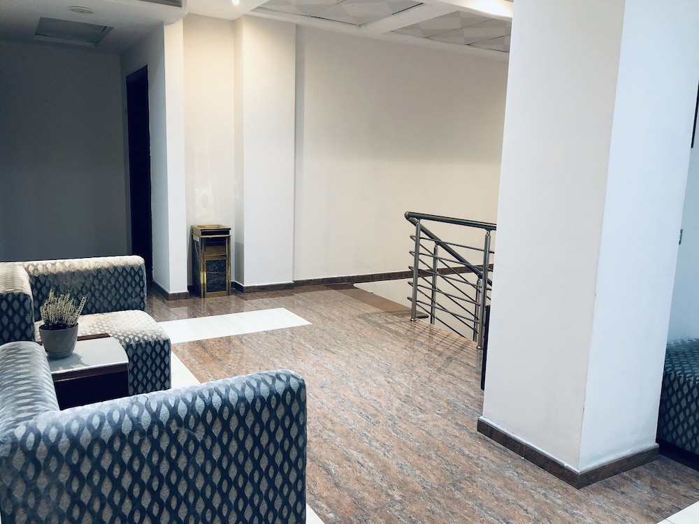 Kompleksi Arifi Hotel 35/50