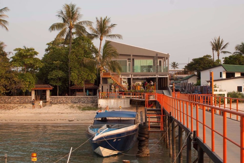 Marina Residence 4/26