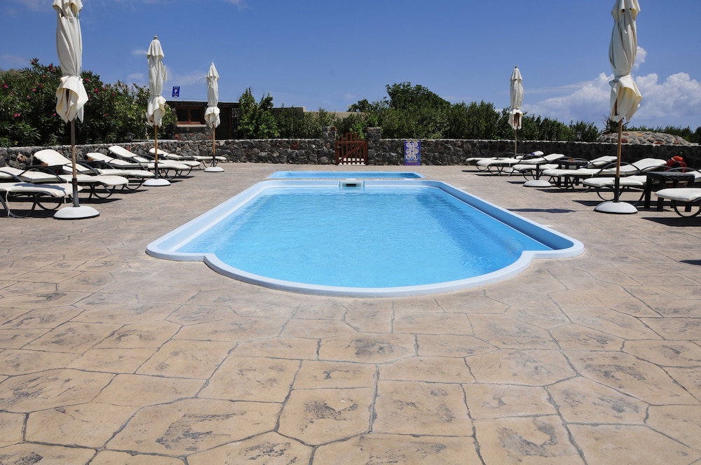 Anessis Santorini 10/47