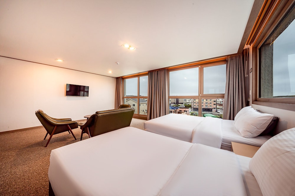 Sunrise Hotel Sungsan 10/62
