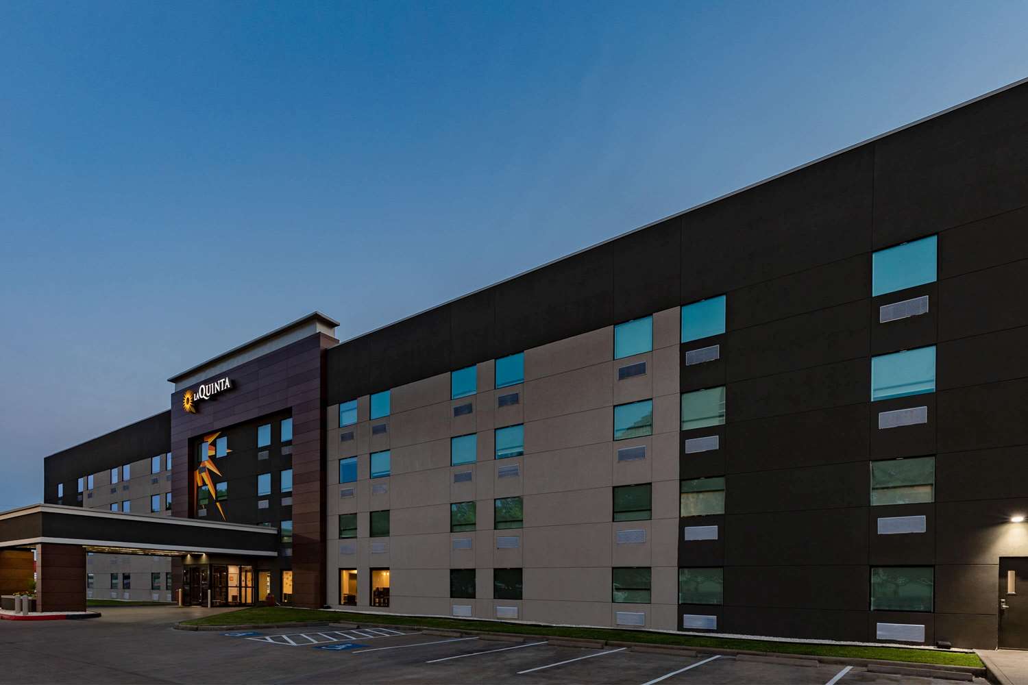La Quinta Inn & Suites by Wyndham Houston Southwest 2/42