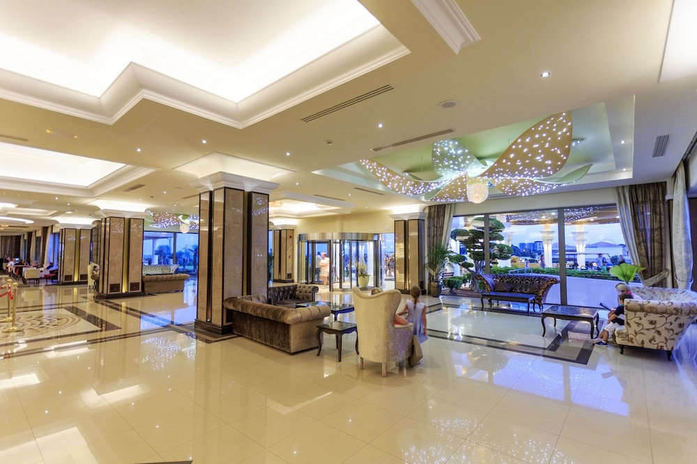 La Marquise Luxury Resort Complex 50/71
