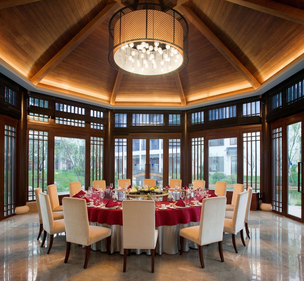 Radisson Blu Resort Wetland Park Wuxi 31/49