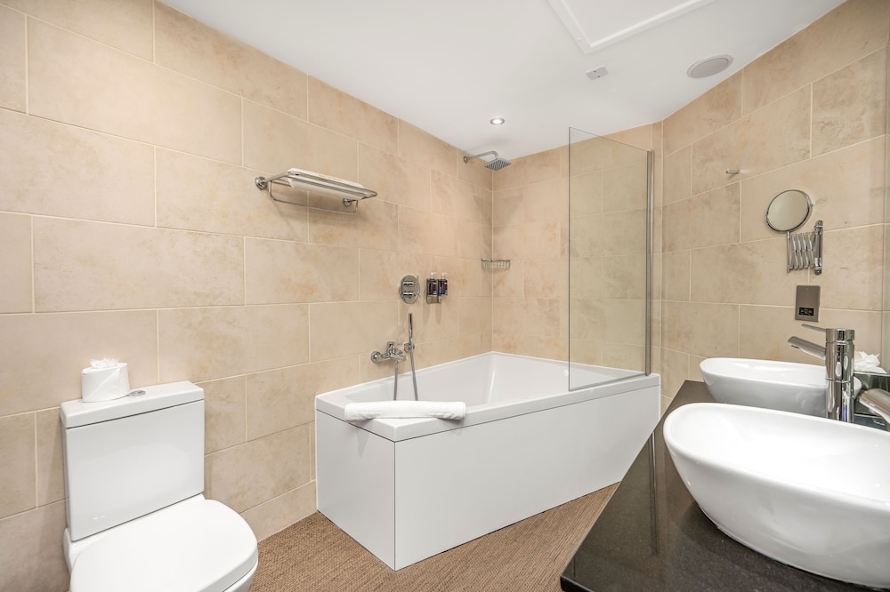 Rocpool Reserve Hotel 57/59