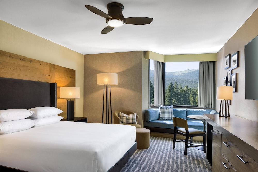 Room, King Bed, Resort View