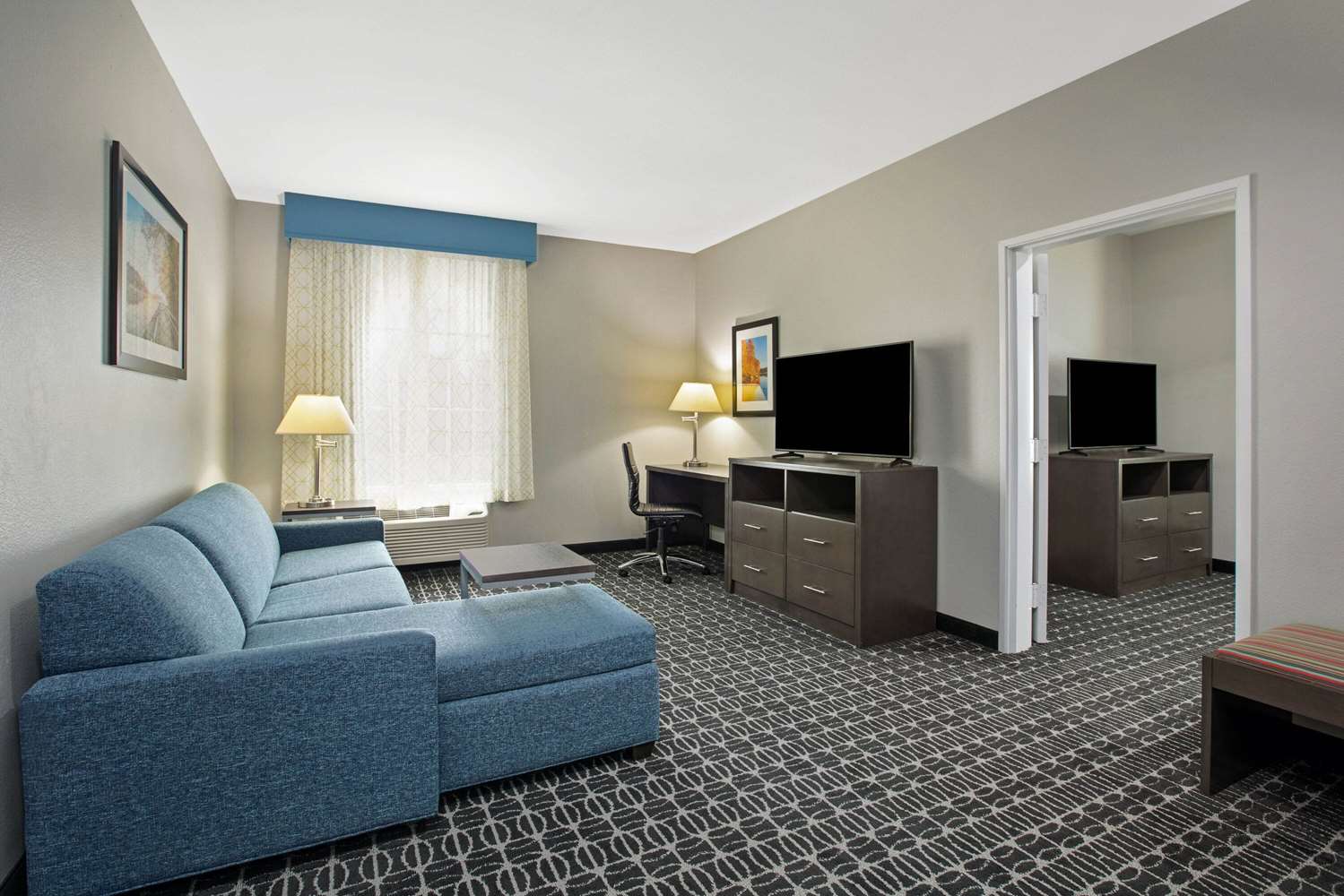 La Quinta Inn Suites By Wyndham Sulphur Springs 29/47