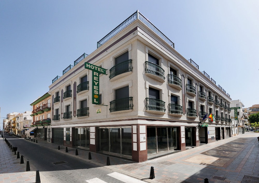 Reyesol Hotel 3/50