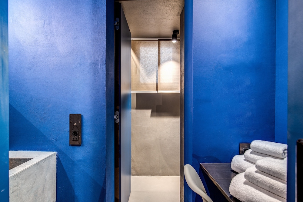 Elysium Suites Collection 27/40