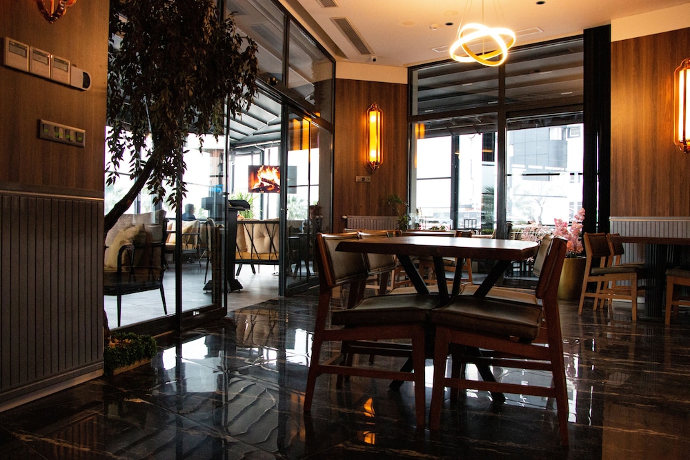 B&C Hotel Spa 24/37