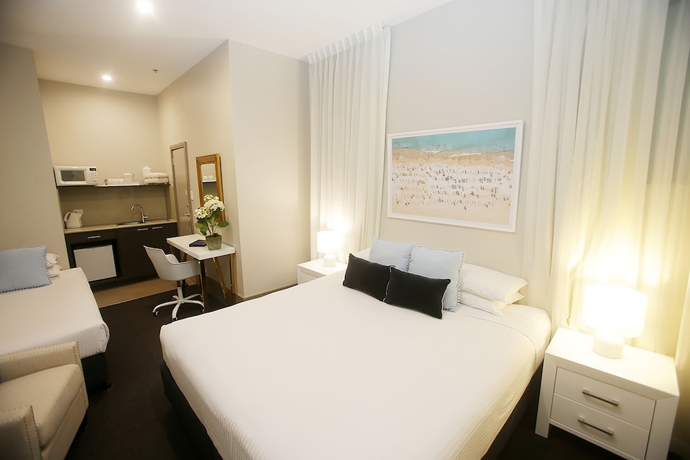 HOTEL BONDI 12/67