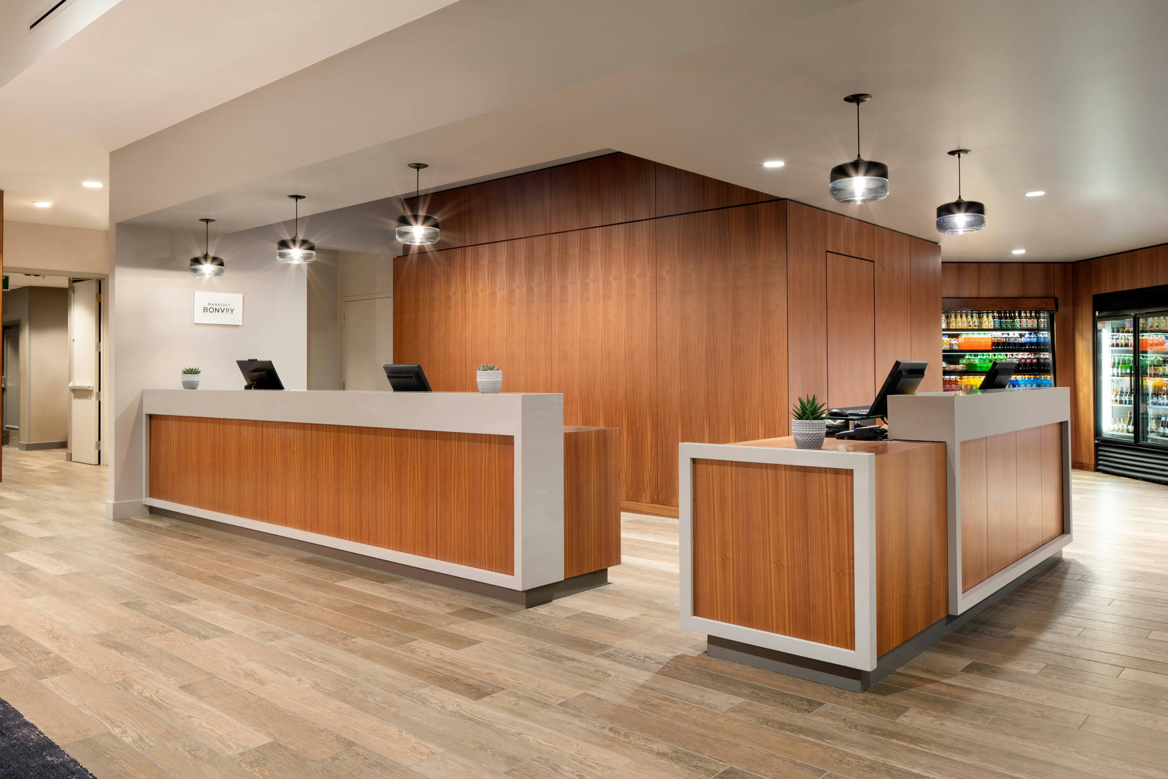 Lobby at COURTYARD BY MARRIOTT SEATTLE DOWNTOWN LAKE UNION, SEATTLE - WA