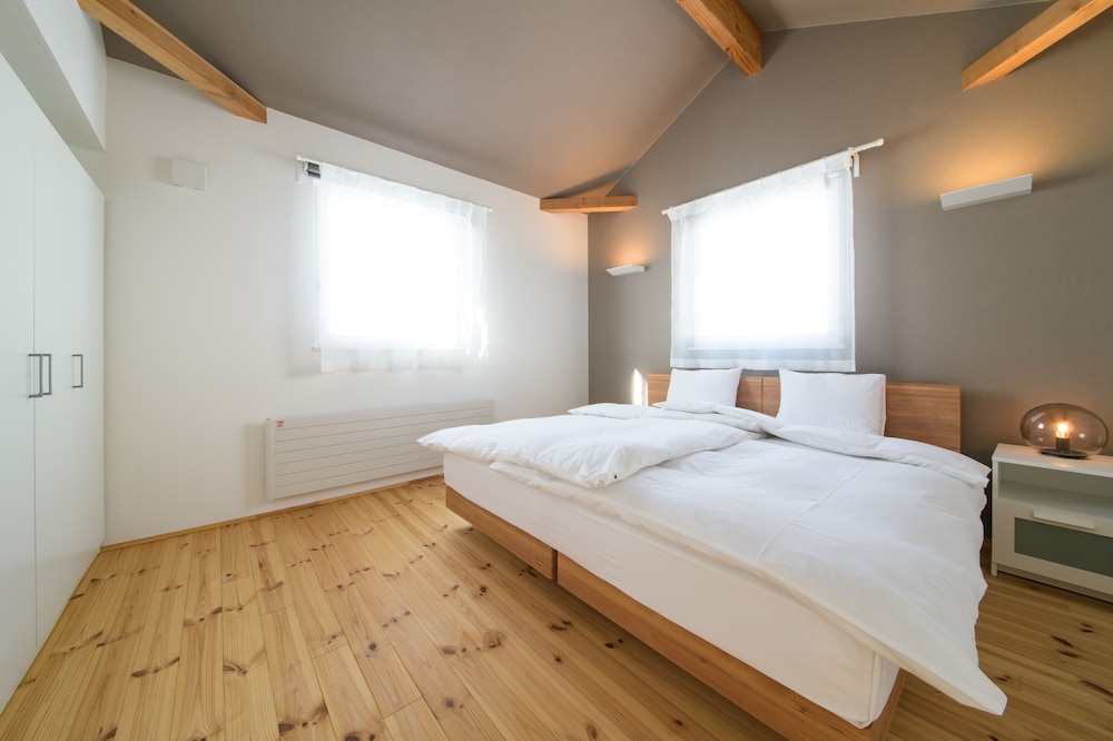 2 BEDROOMS, DELUXE, COTTAGE, STUDIO
