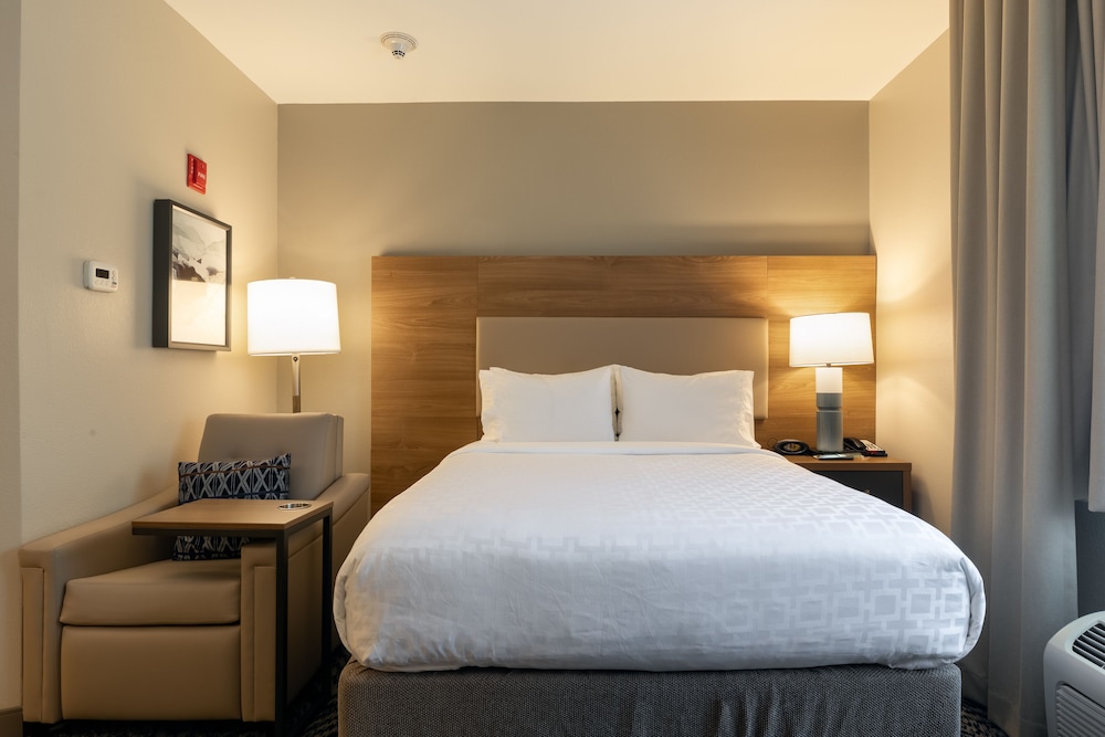 Candlewood Suites Enterprise 24/47