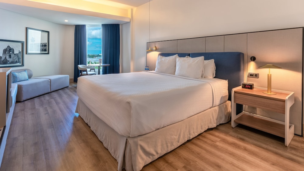 Crowne Plaza Santo Domingo (ex Intercontinental V Centenario Hotel) 26/71