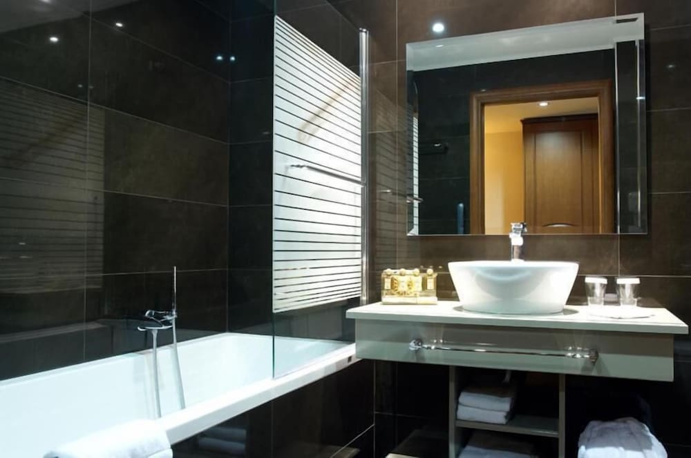 Tagli Resort And Spa 40/40