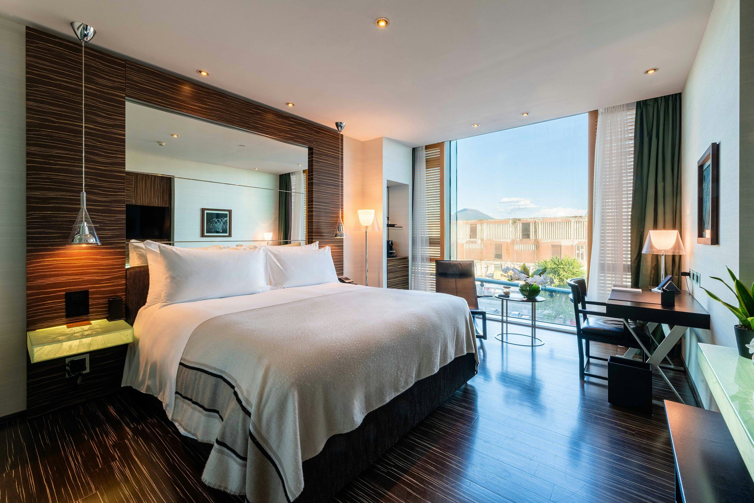 DELUXE, HARBOUR VIEW